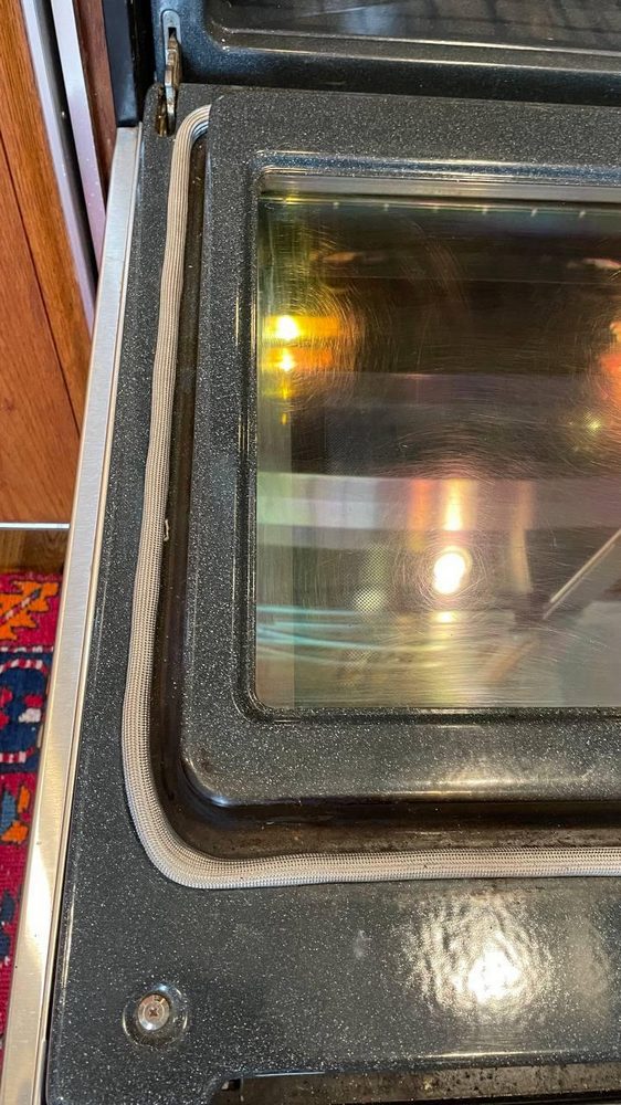 Thermador Double Oven Door Seal Replacement in Los Angeles, CA (10)