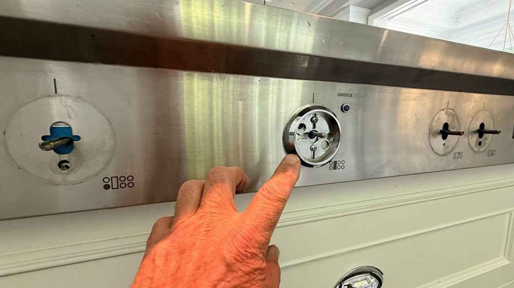 Viking Range Thermostat & Knob Replacement, Decorative Panel Repair in Los Angeles, CA (7)